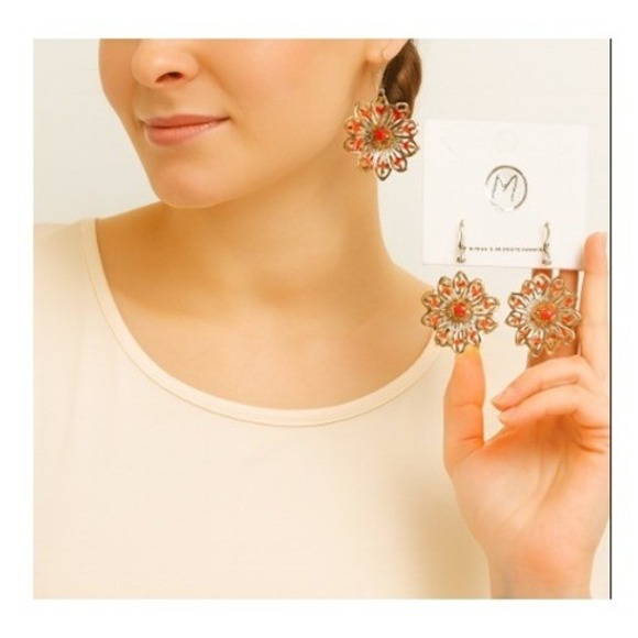 Jewelry - Midwest Fashion Outlet Women's Gold Tone Red Flower Dangle Earrings